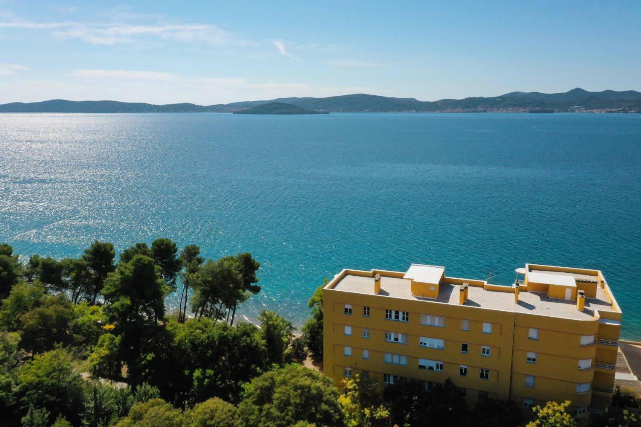 Caisa Classic Beachfront Apartment Zadar Dış mekan fotoğraf