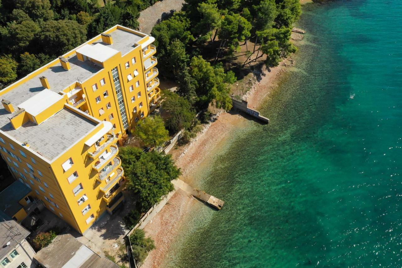 Caisa Classic Beachfront Apartment Zadar Dış mekan fotoğraf