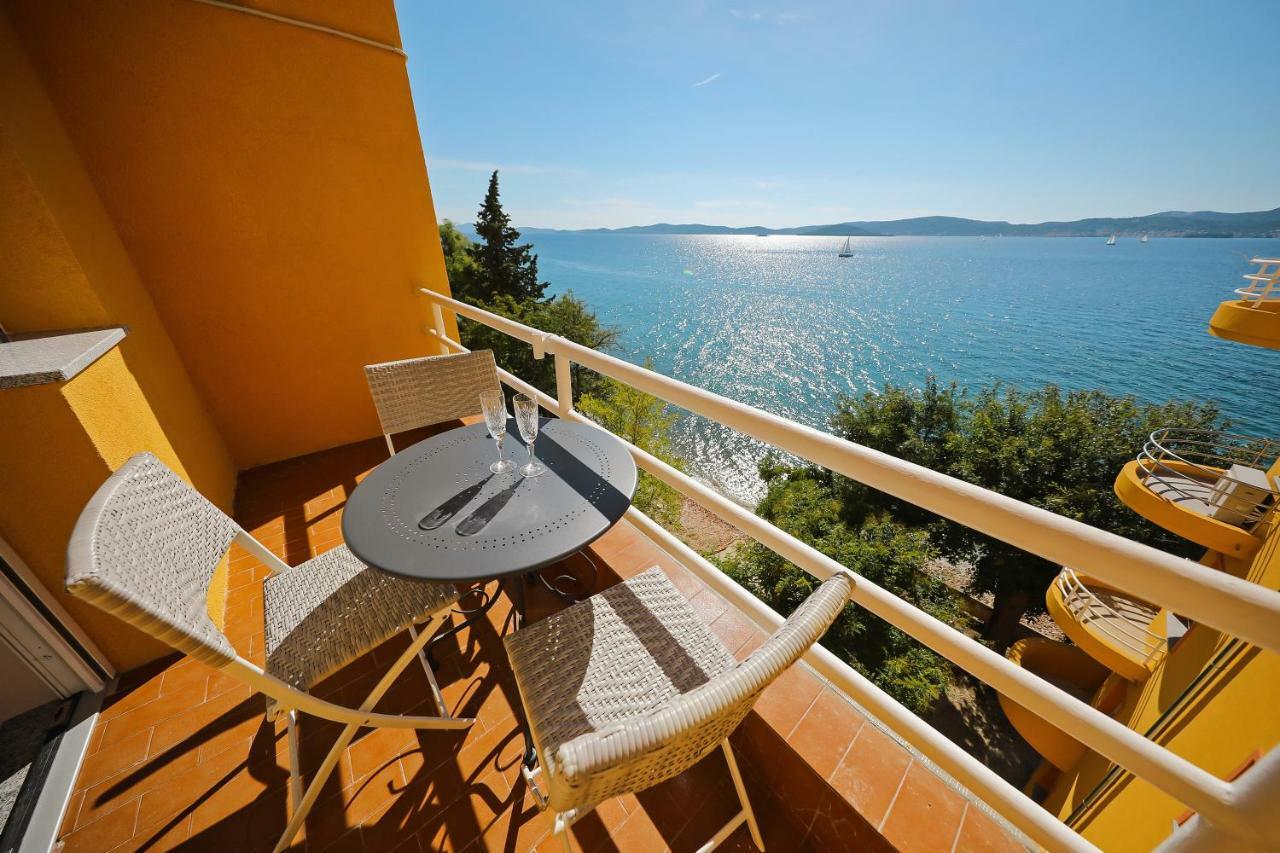 Caisa Classic Beachfront Apartment Zadar Dış mekan fotoğraf